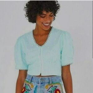 Farm Rio mint green cropped floral applique puff sleeve blouse. WMN S.